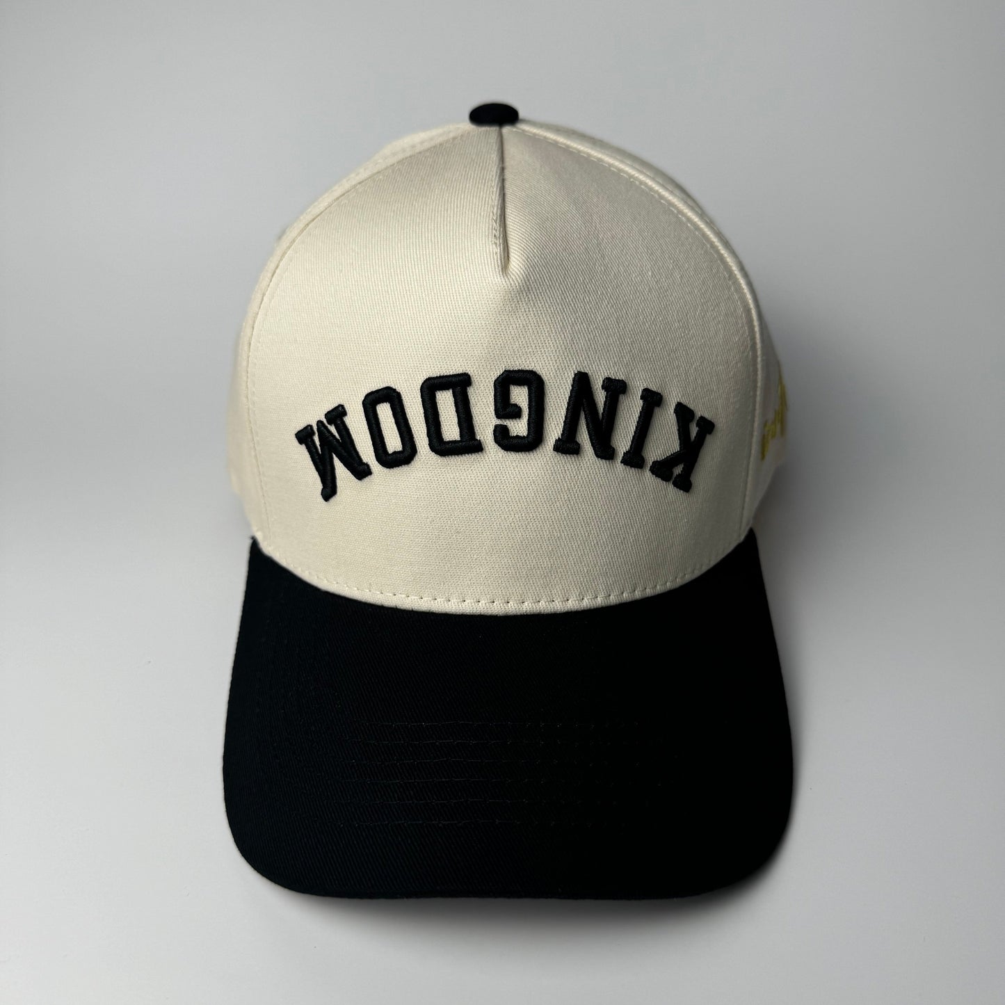 Upside Down Kingdom™ Snapback - OFFWHITE/BLACK