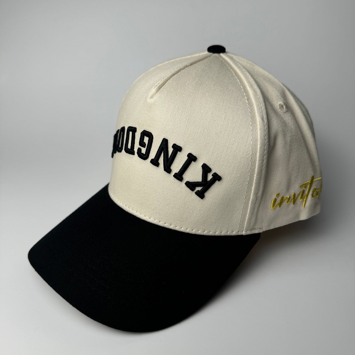 Upside Down Kingdom™ Snapback - OFFWHITE/BLACK